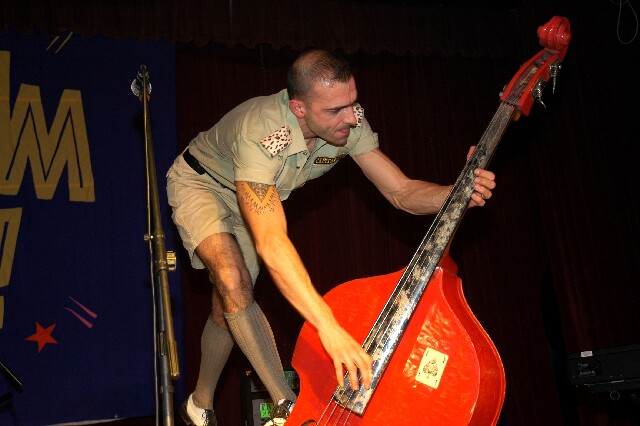min 2005 11 27 riot 646